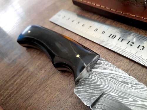 Handmade Damascus steel HUNTING  knife with BULL HORN handle scales. One handle scale repaired !!!!