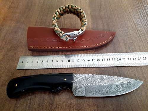 Handmade Damascus steel HUNTING  knife with BULL HORN handle scales. One handle scale repaired !!!!