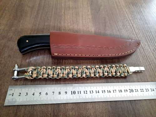 Handmade Damascus steel HUNTING  knife with BULL HORN handle scales. One handle scale repaired !!!!