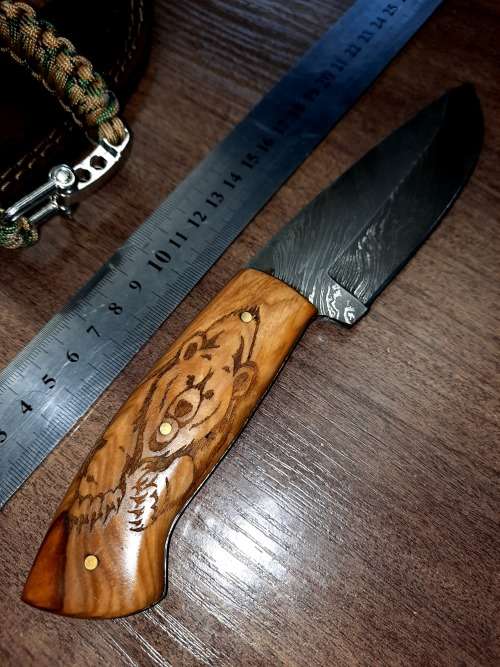 Handmade Damascus steel HUNTING Knife with Wooden handle scales w Bear engraved. Free Bracelet.