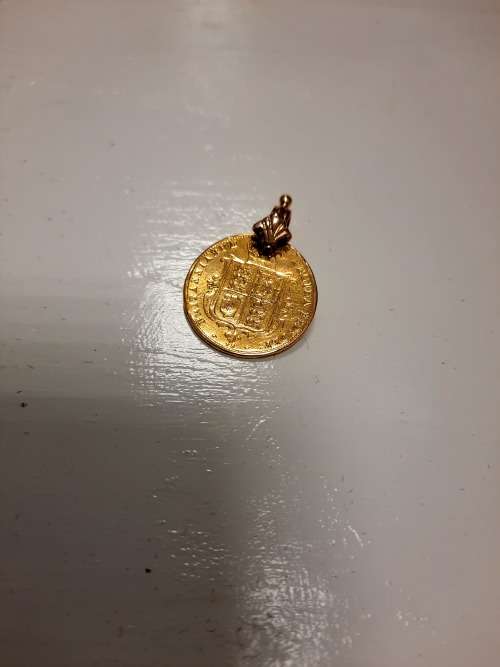 1868 Gold Sovereign - Young Victoria head and Shield at the back, 7,98Grams 22Carat GOLD