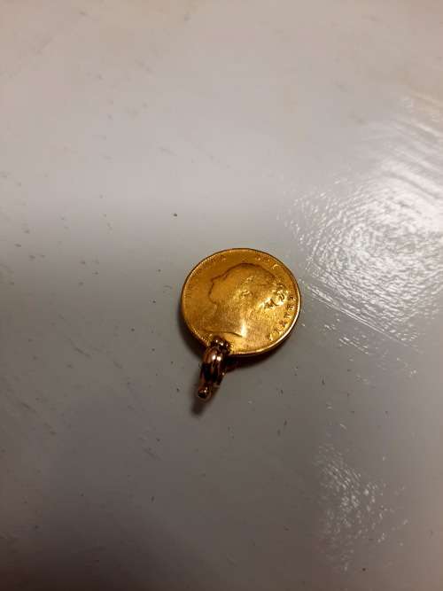 1868 Gold Sovereign - Young Victoria head and Shield at the back, 7,98Grams 22Carat GOLD