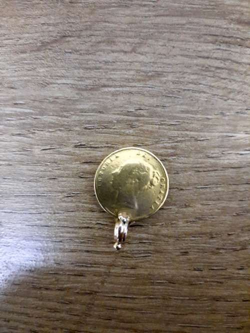 1868 Gold Sovereign - Young Victoria head and Shield at the back, 7,98Grams 22Carat GOLD