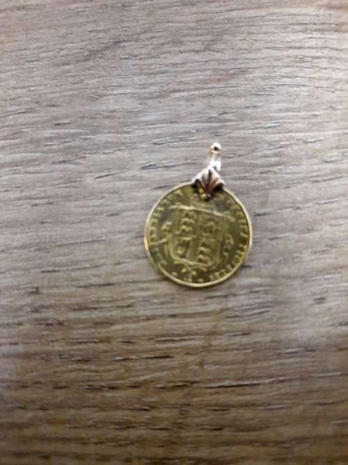 1868 Gold Sovereign - Young Victoria head and Shield at the back, 7,98Grams 22Carat GOLD