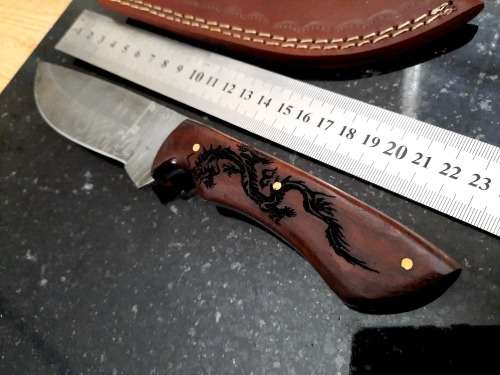 Handmade Damascus steel HUNTING Knife with Wooden handle scales w an eagle engraved. Free Bracelet.