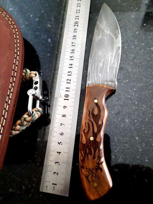 Handmade Damascus steel HUNTING Knife with Wooden handle scales  engraved. Free Bracelet.