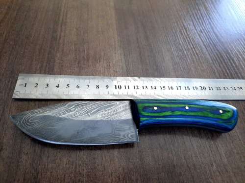Handmade Damascus steel HUNTING Knife with Wooden handle scales. No Leather Sheath !