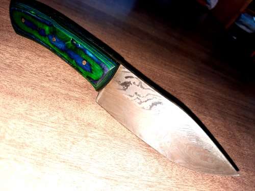 Handmade Damascus steel HUNTING Knife with Wooden handle scales. No Leather Sheath !