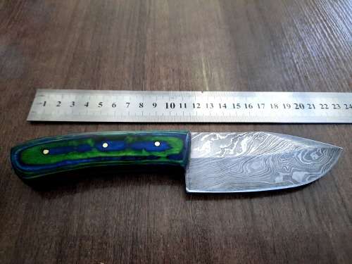 Handmade Damascus steel HUNTING Knife with Wooden handle scales. No Leather Sheath !
