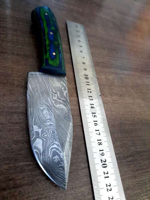 Handmade Damascus steel HUNTING Knife with Wooden handle scales. No Leather Sheath !