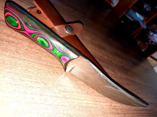 Handmade Damascus steel HUNTING Knife with Wooden handle scales, Leather sheath included in this auc