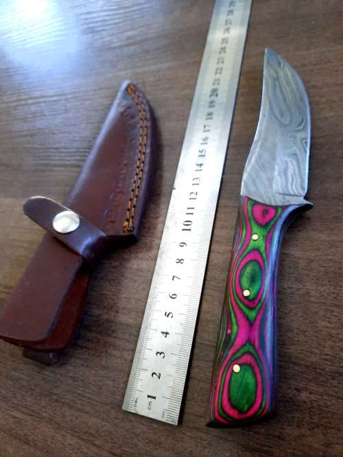 Handmade Damascus steel HUNTING Knife with Wooden handle scales, Leather sheath included in this auc
