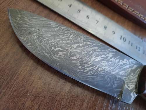 Handmade Damascus steel HUNTING Knife with Wooden handle scales, No leather included.