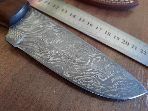Handmade Damascus steel HUNTING Knife with Wooden handle scales, No leather included.