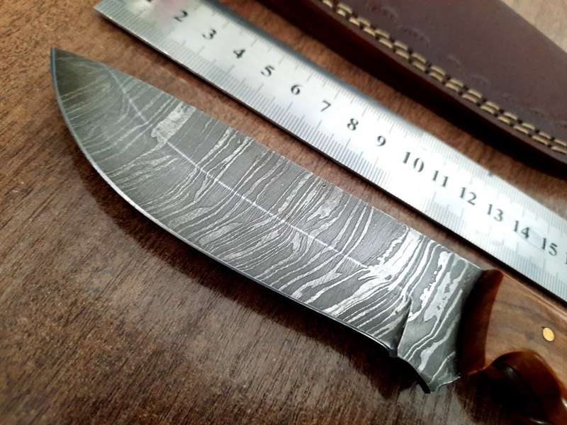 Handmade Damascus steel HUNTING Knife with Wooden handle scales, No leather included.