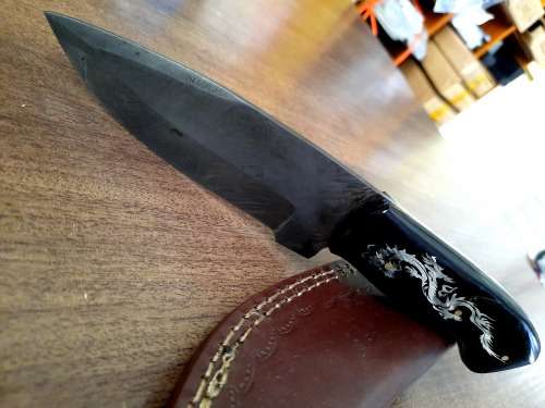 Handmade Damascus steel HUNTING Knife with Bull Horn handle scales with engraving . Free Leather S