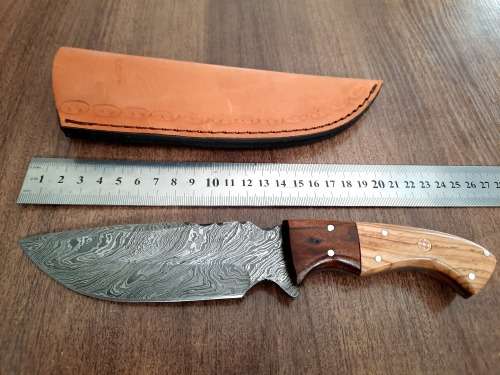 Handmade Damascus steel HUNTING Knife with Wooden handle scales, Perfect Gift for him.