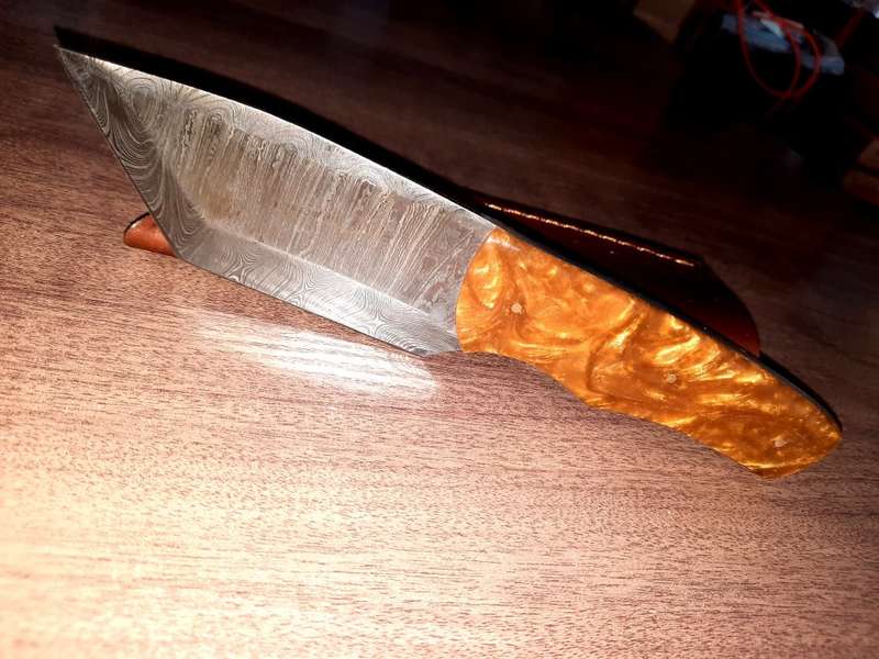 Handmade Damascus steel HUNTING Knife with Epoxy Resin handle scales, Perfect Gift for him.