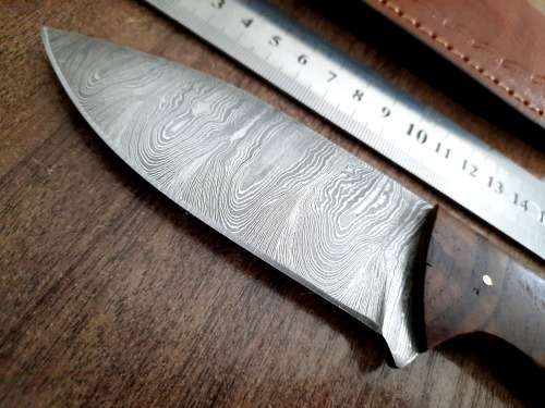 Handmade Damascus steel HUNTING Knife with Wooden handle scales, New stock !