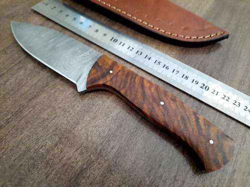 Handmade Damascus steel HUNTING Knife with Wooden handle scales, New stock !