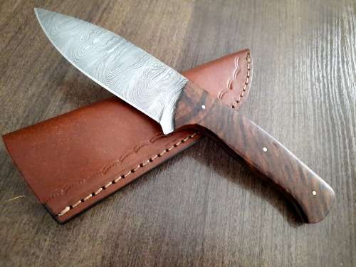 Handmade Damascus steel HUNTING Knife with Wooden handle scales, New stock !