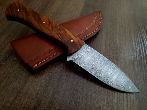 Handmade Damascus steel HUNTING Knife with Wooden handle scales, New stock !
