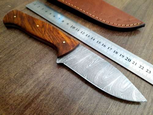 Handmade Damascus steel HUNTING Knife with Wooden handle scales, New stock !