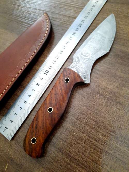 Handmade Damascus steel HUNTING Knife with Wooden handle scales, New stock !