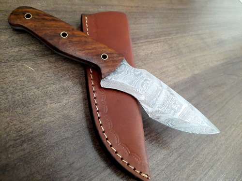 Handmade Damascus steel HUNTING Knife with Wooden handle scales, New stock !