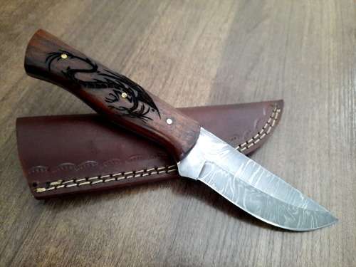 Handmade Damascus steel HUNTING Knife with Wooden handle scales, New stock !