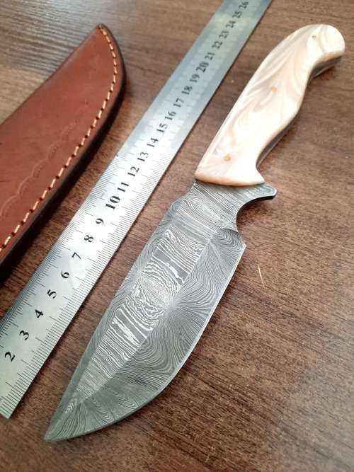Handmade Damascus steel HUNTING Knife with Epoxy Resin handle scales, NEW STOCK !