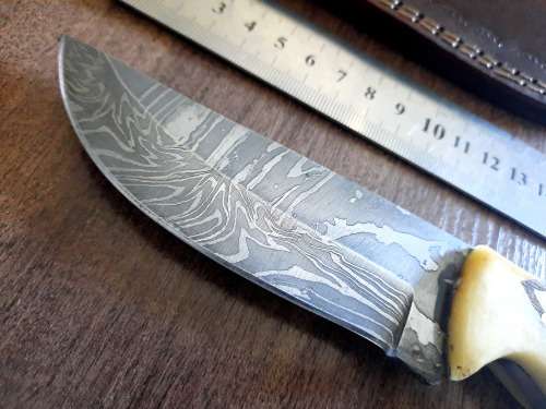 Handmade Damascus steel HUNTING Knife with Camel Bone handle scales, Crazy R1 start.