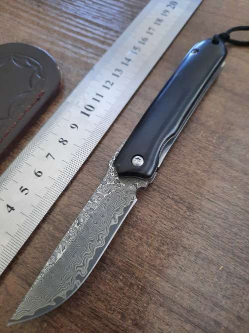Damascus VG-10 Stainless Steel folding knife, RAZOR Sharp, New Stock, High Quality, Ebony handle.