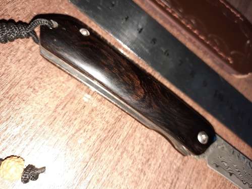 Damascus VG-10 Stainless Steel folding knife, RAZOR Sharp, New Stock, High Quality, Ebony handle.