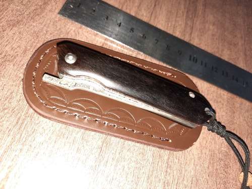 Damascus VG-10 Stainless Steel folding knife, RAZOR Sharp, New Stock, High Quality, Ebony handle.
