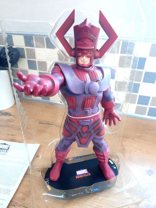 Marvel Heroclix GALACTUS, very good condition, see all pictures, boxed. Crazy R1 start auction.