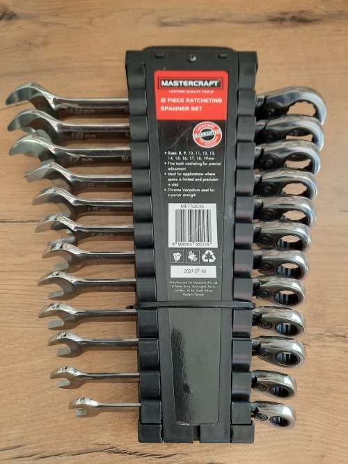 Mastercraft 12 Pc Ratcheting Spanner set, Lifetime Quality Tools, Sizes 8-19