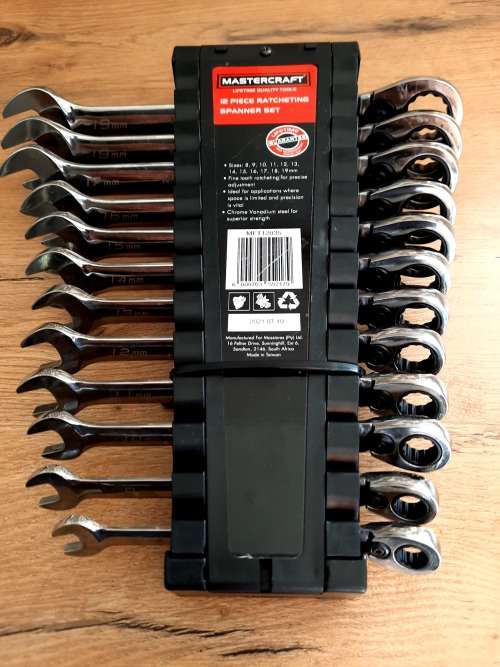 Mastercraft 12 Pc Ratcheting Spanner set, Lifetime Quality Tools, Sizes 8-19