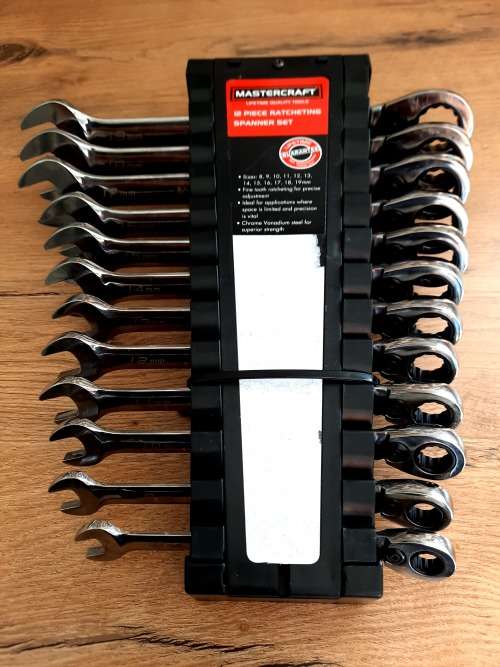 Mastercraft 12 Pc Ratcheting Spanner set, Lifetime Quality Tools, Sizes 8-19