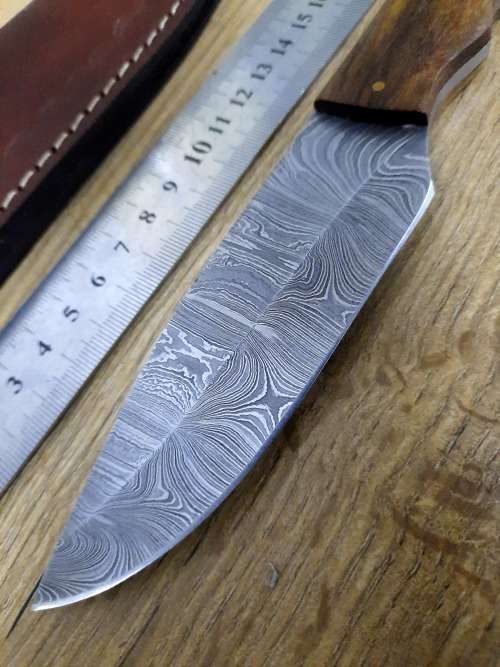 Handmade Damascus steel HUNTING Knife with Wooden handle scales. The exact knife you will receive.