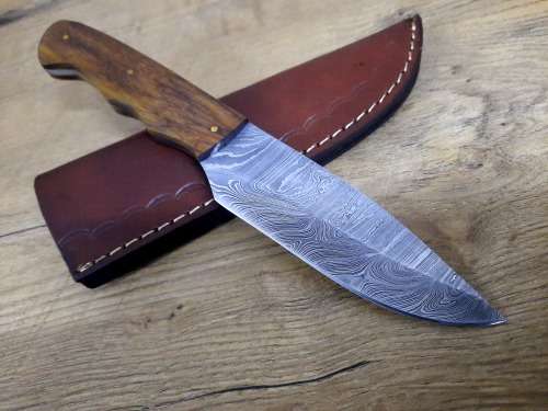 Handmade Damascus steel HUNTING Knife with Wooden handle scales. The exact knife you will receive.