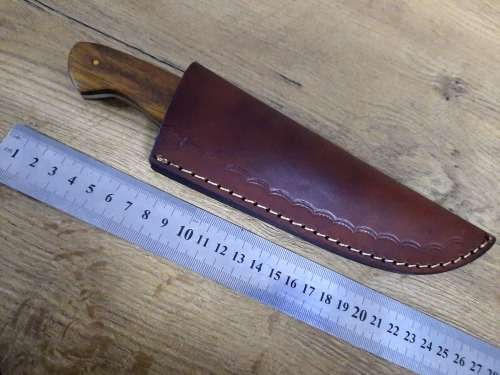 Handmade Damascus steel HUNTING Knife with Wooden handle scales. The exact knife you will receive.