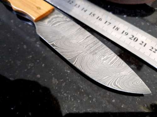 Handmade Damascus steel HUNTING Knife with Wooden handle scales. The exact knife you will receive.