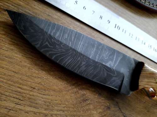 Handmade Damascus steel HUNTING Knife with Wooden handle scales. The exact knife you will receive.