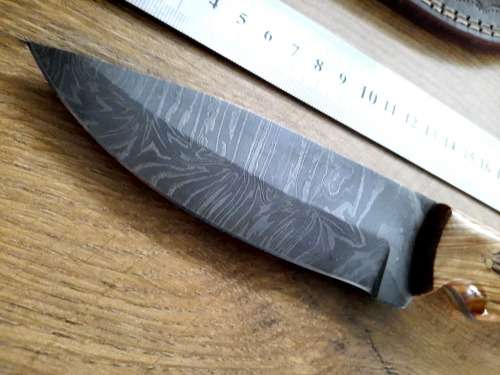 Handmade Damascus steel HUNTING Knife with Wooden handle scales. The exact knife you will receive.