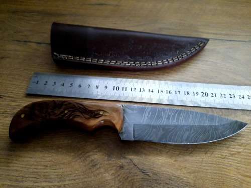 Handmade Damascus steel HUNTING Knife with Wooden handle scales. The exact knife you will receive.