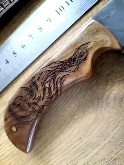 Handmade Damascus steel HUNTING Knife with Wooden handle scales. The exact knife you will receive.