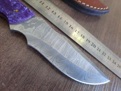 Handmade Damascus steel HUNTING  knife with Epoxy Resin handle scales. Crazy R1 start auction.