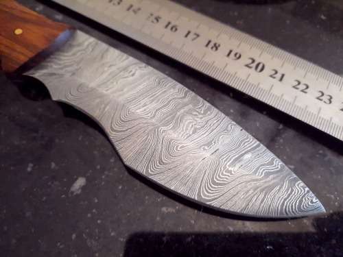 Handmade Damascus steel HUNTING  knife with Wooden handle scales. Please read description.
