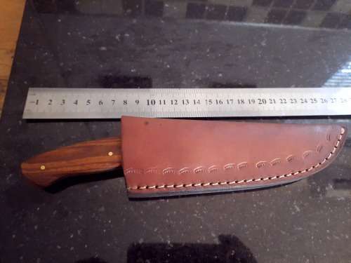 Handmade Damascus steel HUNTING  knife with Wooden handle scales. Please read description.
